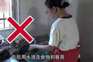 ?李铁低头签名按手印……